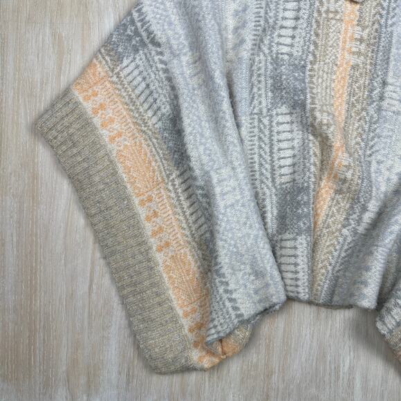 Free People Willow Poncho Cream Gray Sweater Pullover Oversized Aztec Medium - Picture 5 of 14